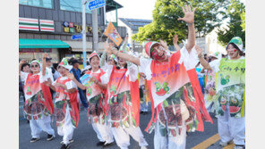 “내년 품바 축제서 또 만나요”