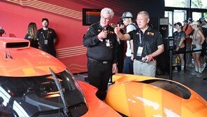 정의선, ‘르망 24시’ 찾아 제네시스 레이싱팀 격려