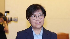 정은경 “탈모치료에 건보 확대 추진… 저소득층 기초연금 늘릴것”