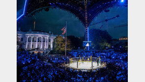 로마 황제 떠올리게 한 트럼프, 백악관 UFC 경기로 팔순 자축