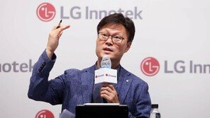 두께줄이고 집적도 높인 혁신… LG이노텍, 2031년 기판 영업益 ‘1조’ 정조준