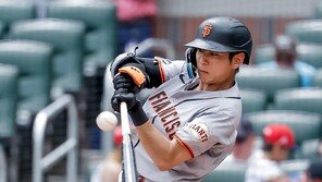이정후, 애틀랜타와 서스펜디드 경기서 시즌 4호포…김하성은 2삼진