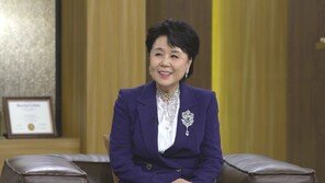 심수봉 “큰 소리에 쓰러지는 병 있어…항상 귀마개 착용”