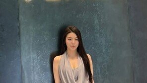 ‘조재현 딸’ 조혜정, 과감한 백리스룩 공개…명품 매장 나들이