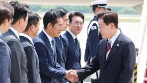 李, 민주당 향해 “원수 싸우듯 하지 말라…지지율 하락 원인” 