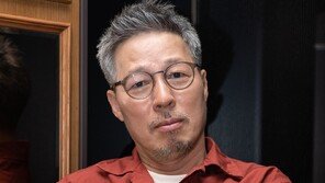 천명관, 10년 만의 새 장편소설 ‘아코디언’ 출간…폐허 속 아이들의 생존기