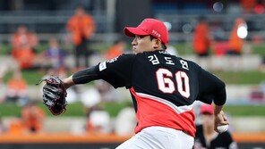 KIA 투수 김도현, 팔꿈치 수술 받는다…시즌 아웃 결정