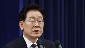 李 “우리 돈으로 방위 책임, 전작권 왜 美가 갖나”