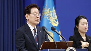 “트럼프, 美군함 10척 빠르게 건조 가능한지 물어”