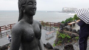 제주 한라산 160㎜ 물폭탄…오후까지 초속 25m이상 강풍