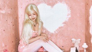 최유정, 금발의 바비인형으로 변신…신보 콘셉트 포토 공개