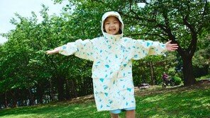 “비오는 날에도 스타일 살린다”… 노스페이스, 레인코트 출시