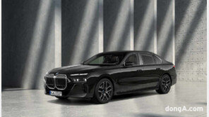 BMW, ‘7시리즈 블랙트림’ 도입… 대형세단다운 중후한 매력발산