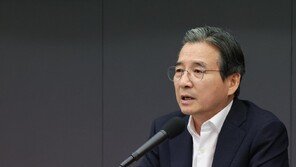 정책실장 “닥치고 주택 공급”…“진보 정부 부동산 급등? 게으른 관찰”