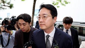 ‘내란 가담 의혹’ 심우정 前검찰총장, 종합특검 첫 출석…묵묵부답
