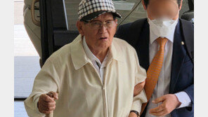 “네 이놈”…이만희 영장심사 출석에 외침 터져나왔다