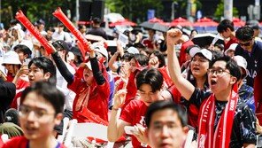 “스포츠 광팬 애인 좋아요”…미혼남녀 긍정 답변 높았다