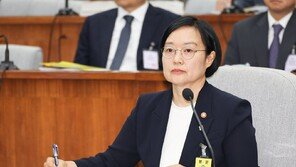 한성숙, ‘주적 어디냐’ 질문에 “韓 위협하는 곳은 다 적…北은 위협이자 동포”