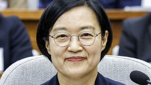 한성숙 “아버지 말씀은 좀…” 野 “父 얘기 먼저 꺼내”