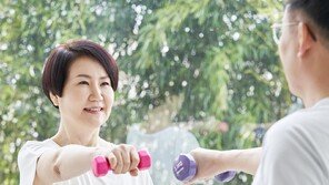 “폐경기 전용 운동 꼭 필요할까?”…전문의가 권한 ‘이 조합’ [노화설계]