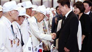 李, 6·25 기념사 北언급 없이 “싸울 필요 없게 만들 것”