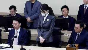 김건희 변호인 “金, 늘 그렇듯 괜찮아…너무 울지 마시라”