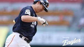 괴력의 노시환, 5경기 연속 홈런 폭발…시즌 15호포
