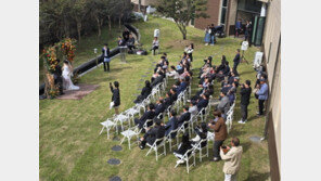 “늦지 않았다”…결정사 두드리는 ‘4050 돌싱’ 급증