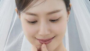 문채원, 루머 지우고 오늘 결혼 “떨리고 설레”