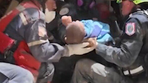 지진 폐허 속에서…베네수엘라 9개월 영아 극적 구조