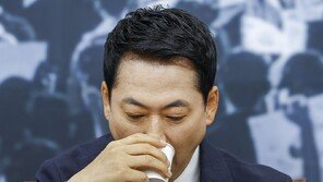 장동혁 “의총서 어떤 결정하든 사퇴 안해”… 최고위 “張 내려와야” “본인이나 사퇴” 충돌