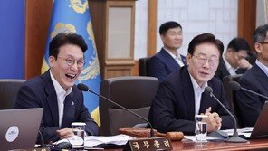 李 “국정 성과에 김민석 역할 가장 커…밥 한 끼 먹고 가시라”