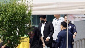 ‘음주 뺑소니’ 김호중, 구속 2년 1개월만에 가석방…인사 없이 조용히 출소