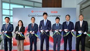 신동빈 ‘원롯데’ 전략 속도…장남 신유열, 아시아 식품 컨트롤타워 맡는다