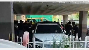 SUV 바퀴에 다리 깔린 8세 여아, 경찰·시민 힘 합쳐 구조