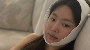 강예원, 얼굴에 압박붕대 칭칭…민낯으로 공개한 근황