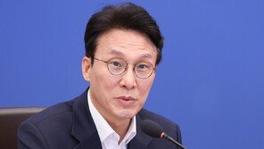 김민석 “정청래, 기존 방식으로 당대표 두번 할 이유 없어”