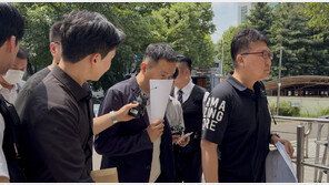 ‘주가조작 패가망신 1호’ 피의자 4명, 구속심사 출석…‘묵묵부답’