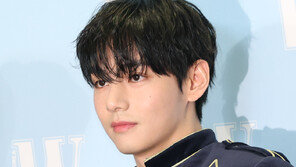 BTS 뷔, 월드 투어 중 사생활 침해 호소 “호텔 앞 방문 자제해주길”