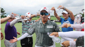 김효주, 시차 이겨내고 롯데 오픈 역전 우승… 올 한국 무대 ‘2전 2승’