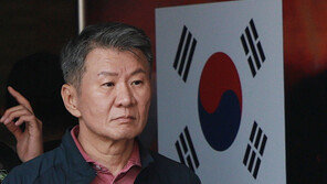 [속보]정몽규 축구협회장, 13년 5개월만에 사퇴…“모든 과오 제 책임”