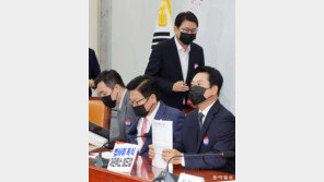 ‘복당 영구 금지’까지 들고나온 장동혁… 당내 “징계정치는 파멸”