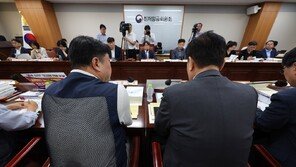 최저임금 격차 ‘1290원’ 좁혀지나…12번째 심의 돌입