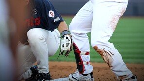 KT 김현수, 17시즌 연속 100안타에 ‘-4’…KBO 역대 최초
