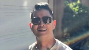 유승준 “고소장 아니다”…상자받고 활짝 웃은 이유는