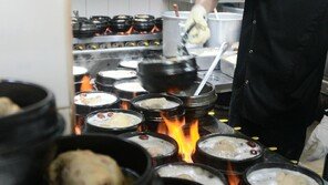 초복 삼계탕, 재료 구입해 만들면 8800원…외식보다 약 1만원 저렴