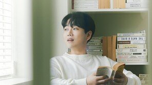 ‘학폭 의혹 해명’ 황영웅, 방송 복귀 시동…KBS 주말극 OST 참여