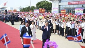 김정은·시진핑, 북중 조약 65주년 축전 교환…“조중친선 전략적 발전”