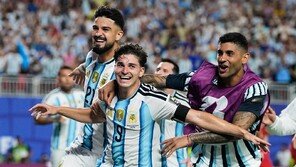 아르헨티나, 연장 끝 10명 스위스 3-1 꺾고 4강 진출