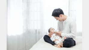 육아휴직 10명 중 4명은 아빠…상반기 급여수급자 10만명 돌파